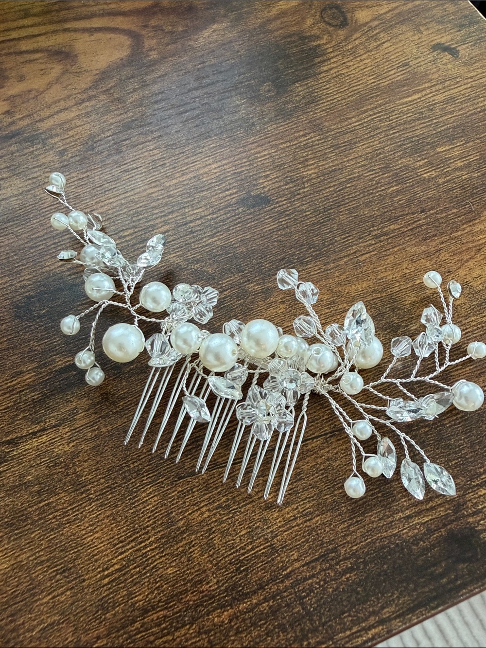 Source Unknown Pearl & Crystal Bridal Hair Comb - Ivory and Clear